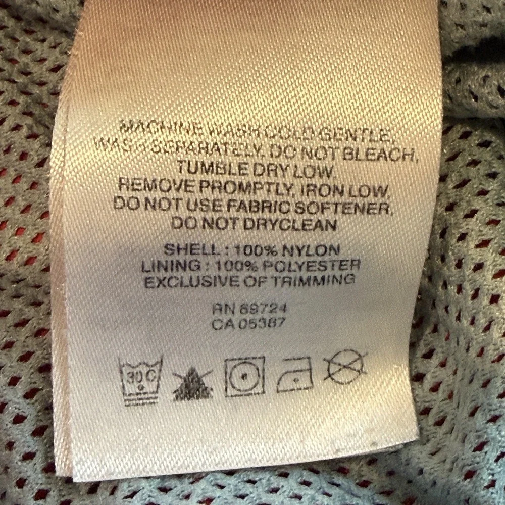 Columbia Swim Trunks Mens Red Omni Shade Cargo Shorts Fishing Hiking XL 42 Waist